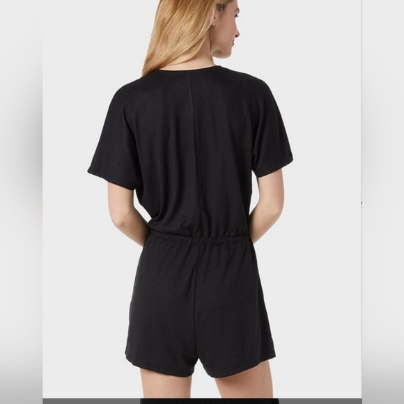 32 DEGREES Jersey Knit Black V Neck Shorts Romper Sz XS - Picture 2 of 11